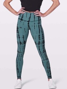 Lululemon Wunder Under Hi-Rise Tight
*Shibori Full-On Luxtreme 28" Teal/Navy